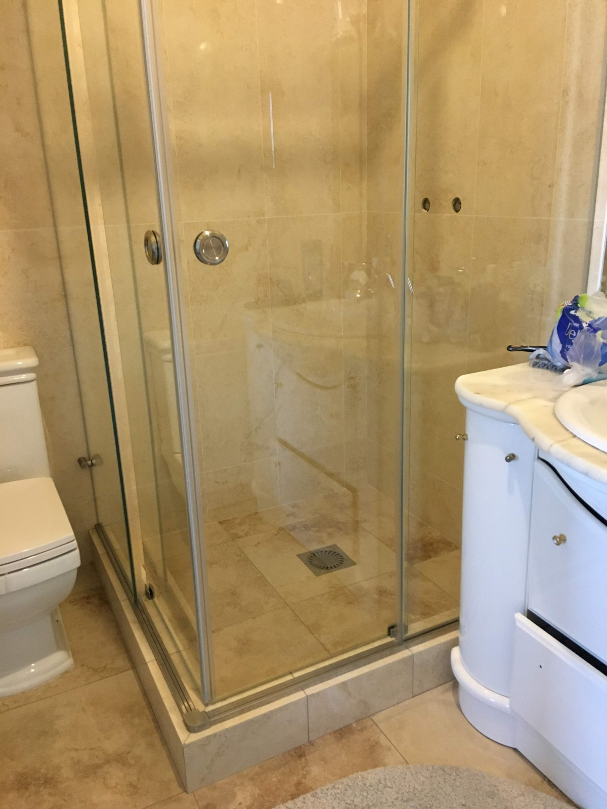 Душевой уголок с раздвижными створками