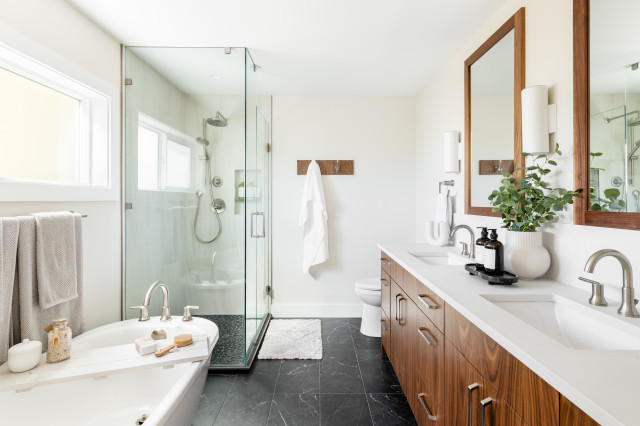 Modern Rustic Reimagined klassisch-modern-badezimmer