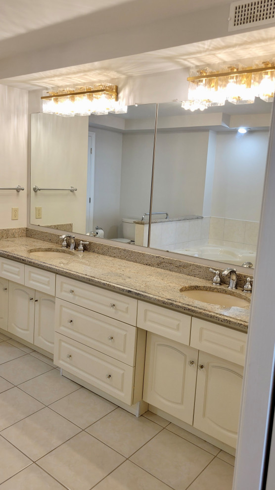 Bathroom - transitional bathroom idea