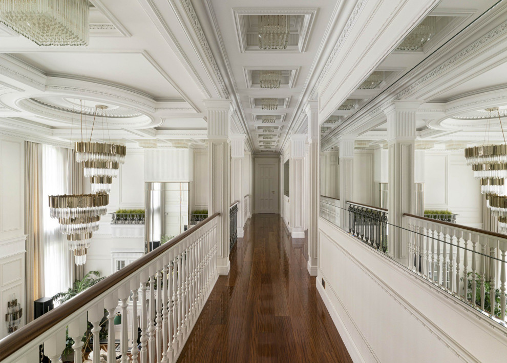 Лесничное ограждение в большом доме