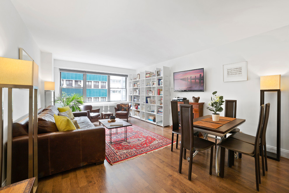 Inspiration for a modern home design remodel in New York
