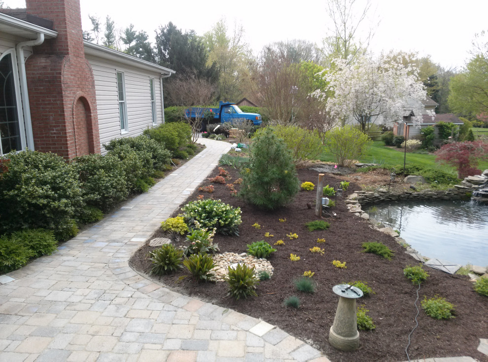 Paver walk/planting