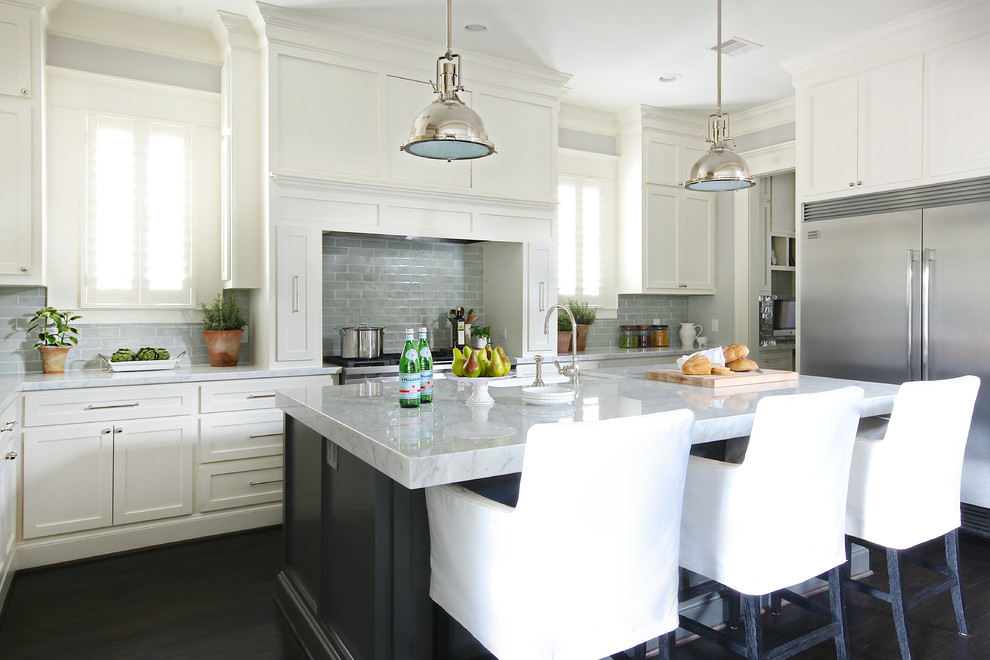 Transitional kitchen photo in Houston