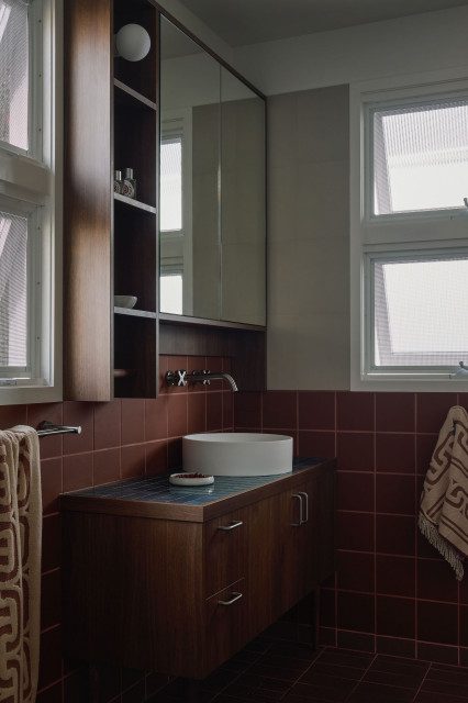 Fingal House midcentury-bathroom