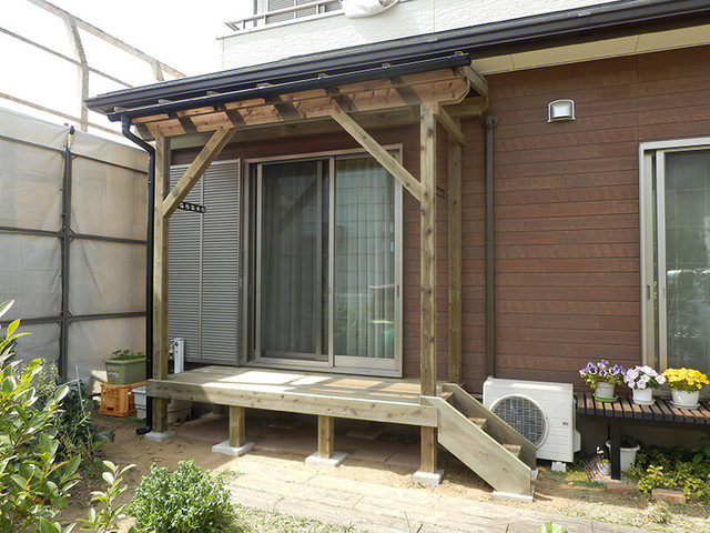 屋根付きウッドデッキと裏木戸工事 Japonais Yokohama Par 株式会社 ウッディ企画 Houzz