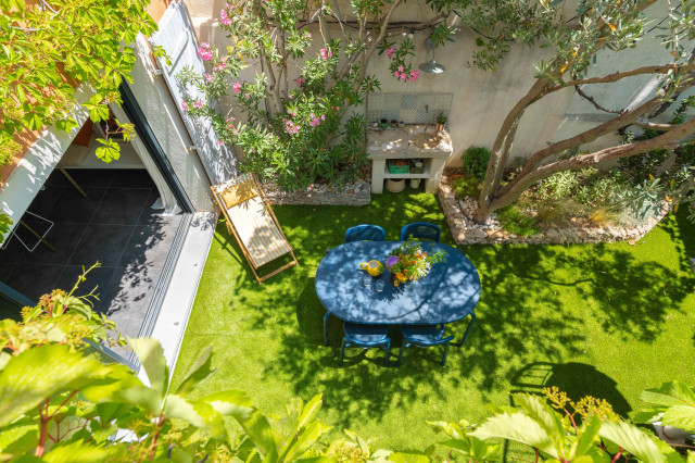 Patio mediterranean-courtyard