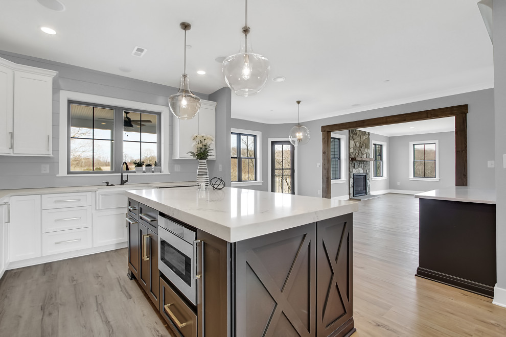 Modern Farmhouse Kitchen with Bonus Craftroom
