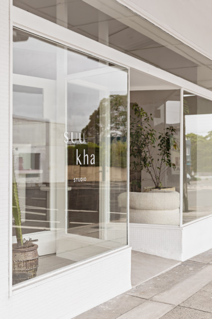 Suukha Studio moderno-entrada