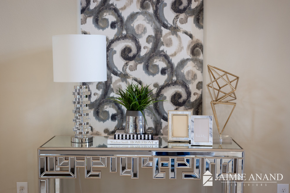Example of a transitional home design design in Austin