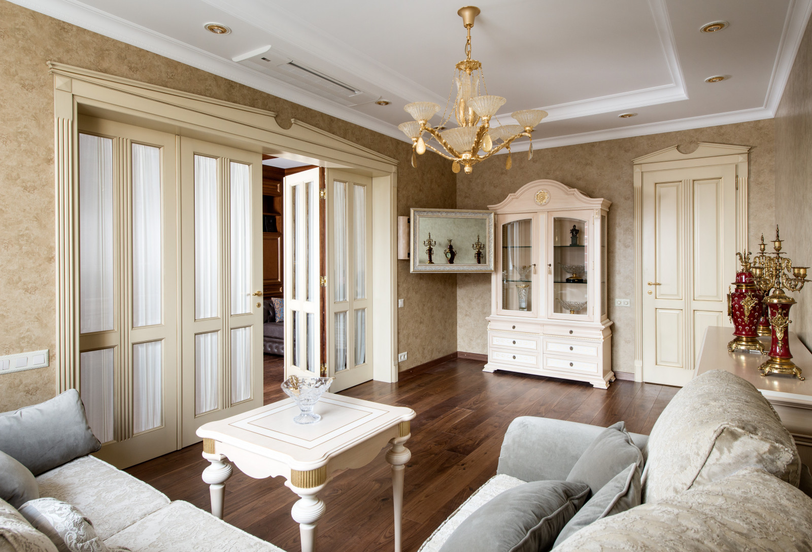 Квартира 120 м2 в ЖК "Соловьиная роща" в районе Куркино, Москва