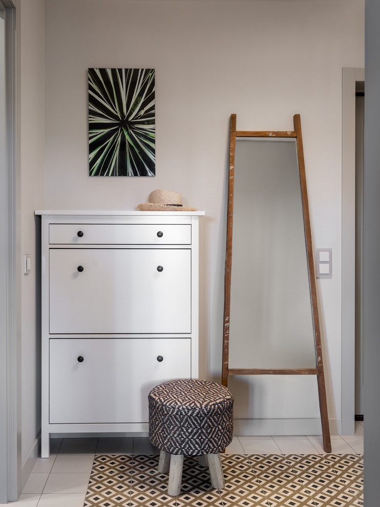 Яркий интерьер для молодой пары