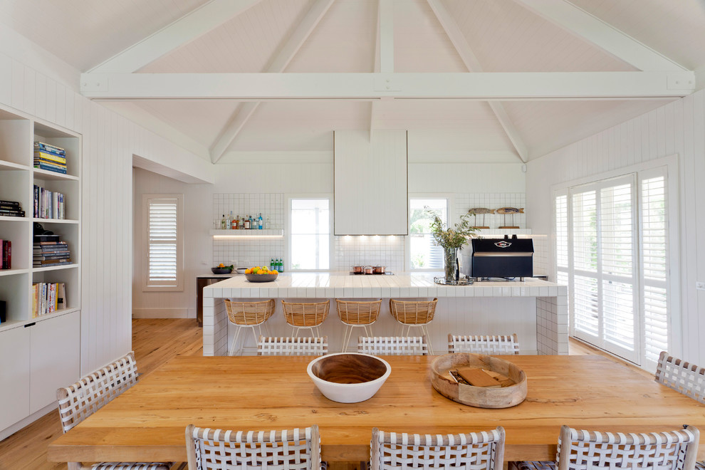 Inspiration for a beach style kitchen in Melbourne.