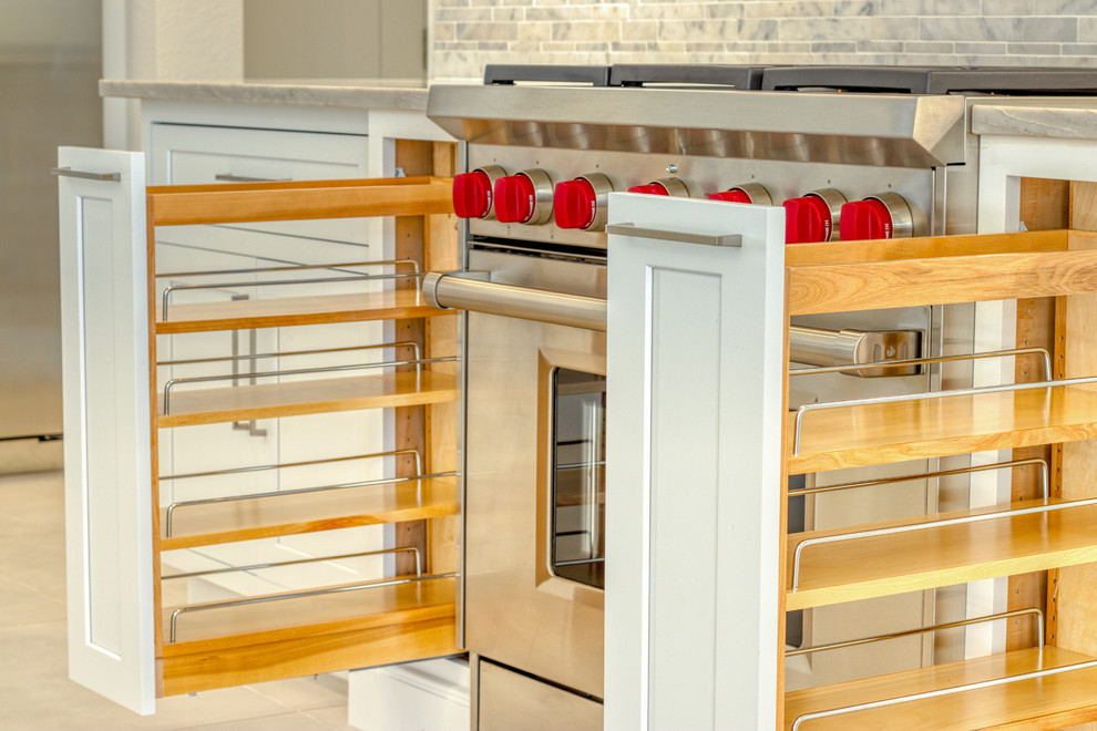 Home design - transitional home design idea in Miami