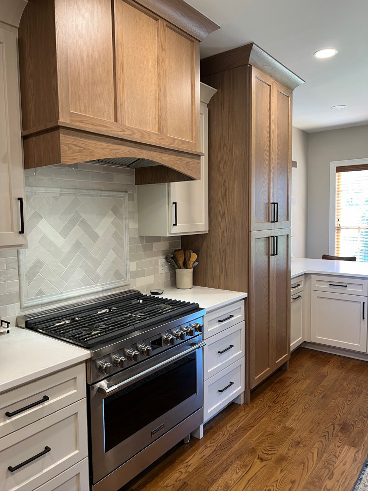 Chic Indian Lake Kitchen