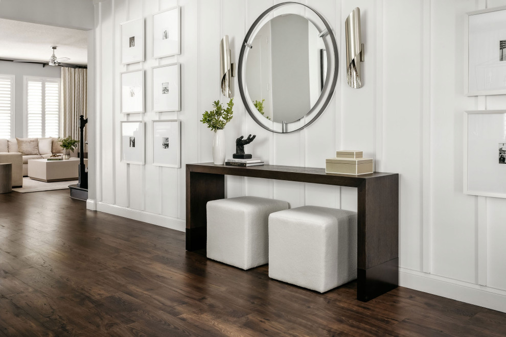 Transitional entryway photo in Jacksonville