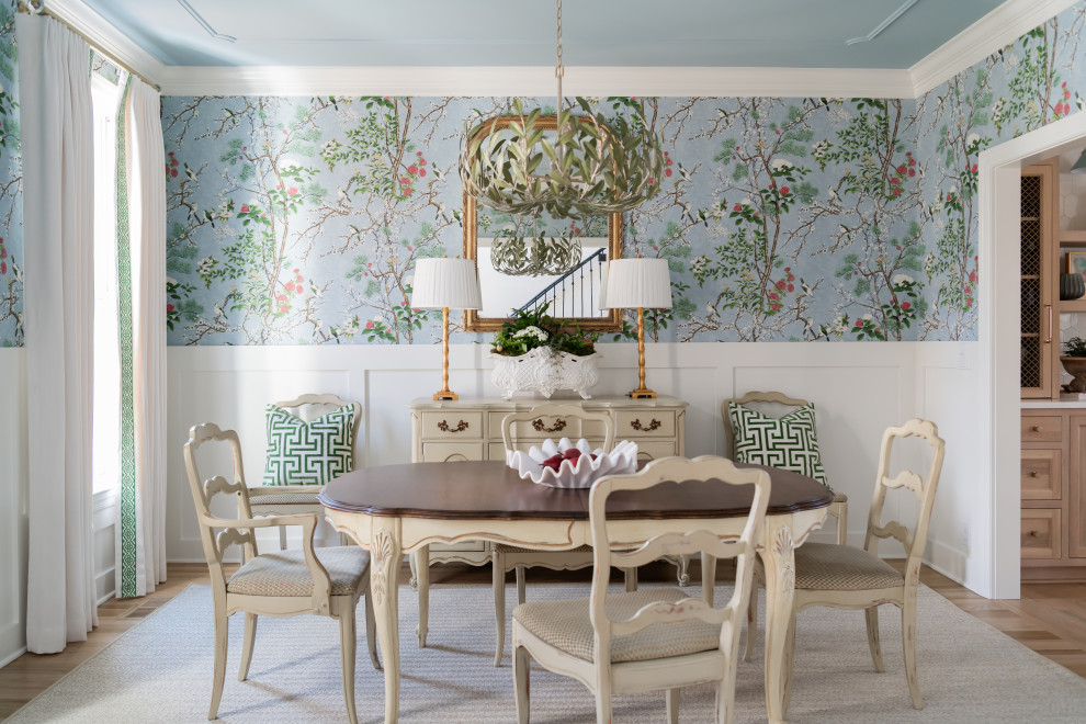 Example of a transitional dining room design in Nashville