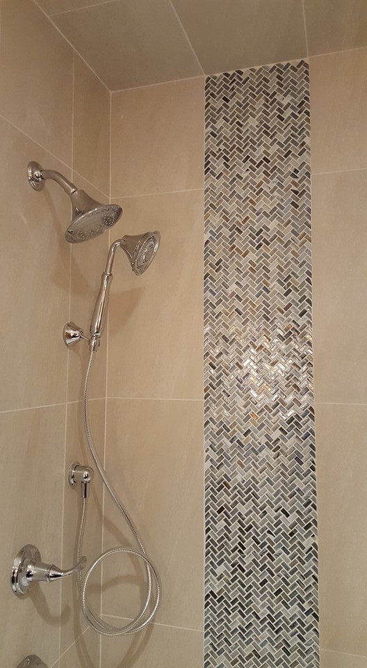 Example of a mid-sized transitional master beige tile and porcelain tile alcove shower design in Cedar Rapids