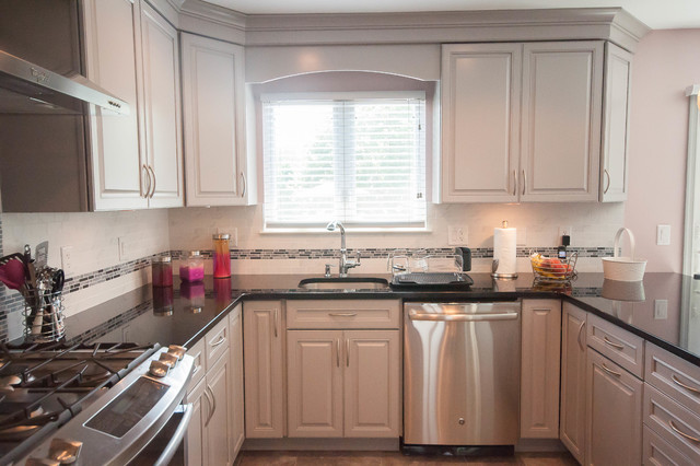 Custom Kitchen modern-kueche