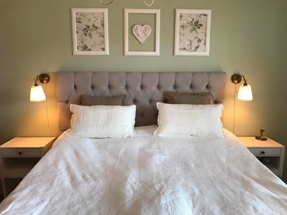 Inspiration för ett shabby chic-inspirerat sovrum