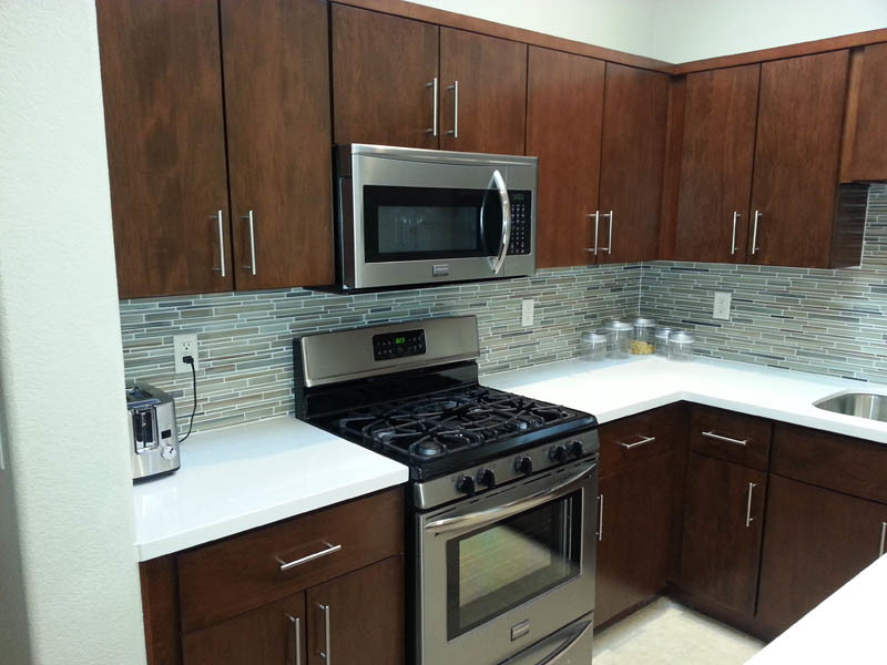 This is an example of a contemporary kitchen in Las Vegas.