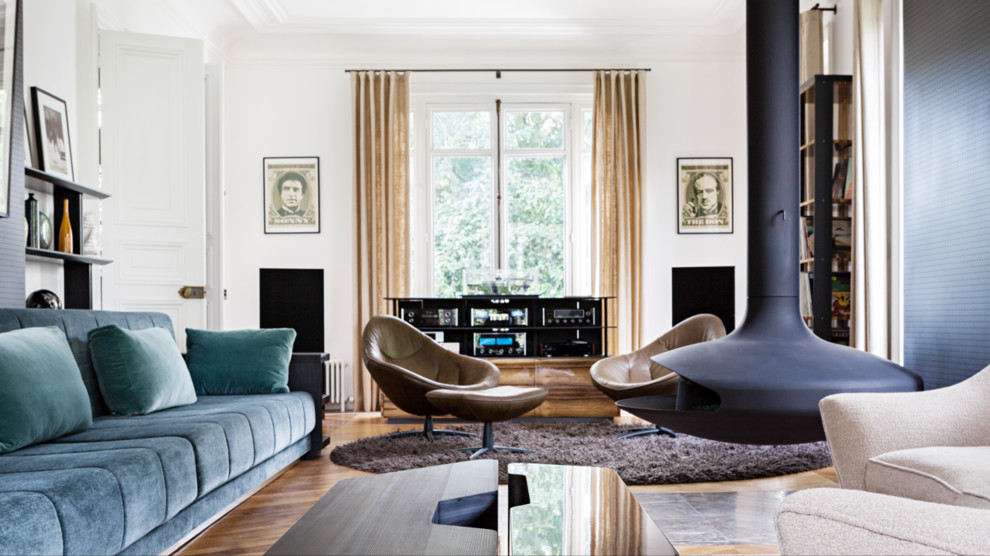 Design ideas for a modern living room in Paris.