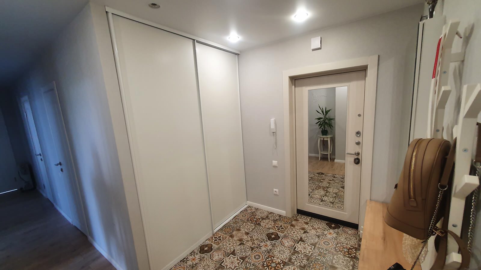 Минимализм + Сканди. ТРЕШКА 78,5 кв.м.