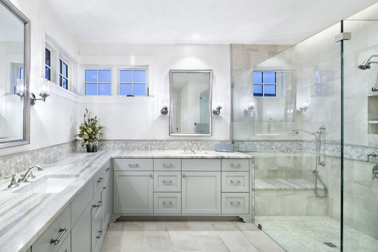 FRAMELESS SHOWERS
