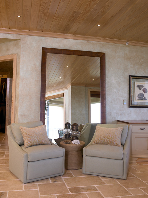 Oceanfront Condo modern-arbeitszimmer