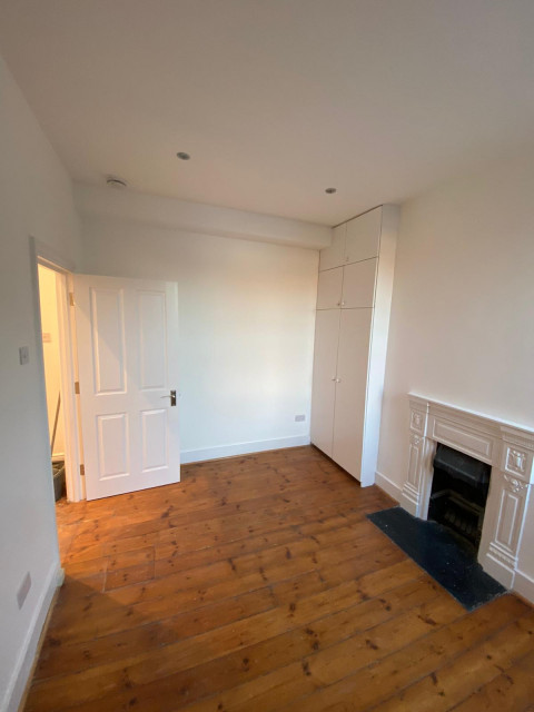 clifford gardens modern-bedroom