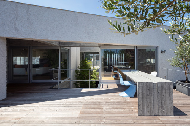 清水の家 moderne-balcon
