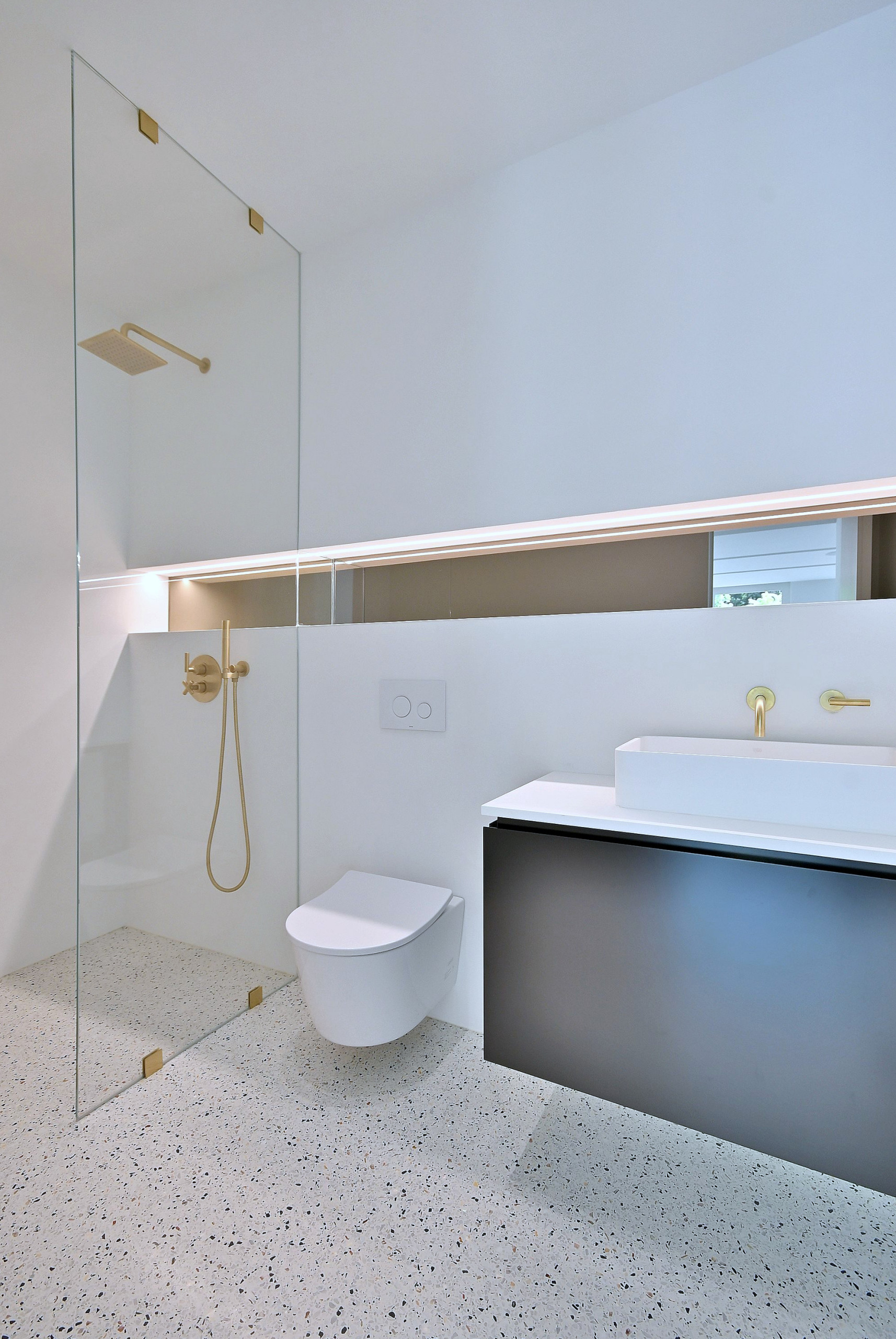 Mid-Century Modern Bathroom with Illuminated Niche