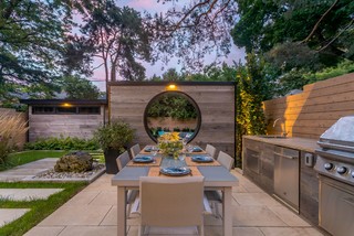 4 Gardens With Creative Outdoor Room Dividers (11 photos)