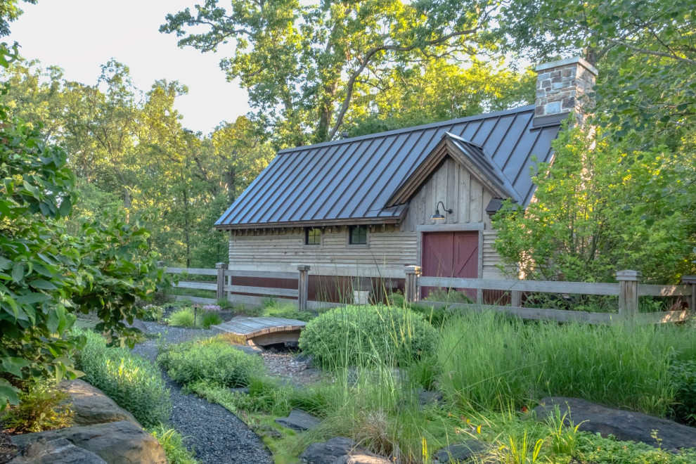 Inspiration for a rustic home design remodel in Chicago