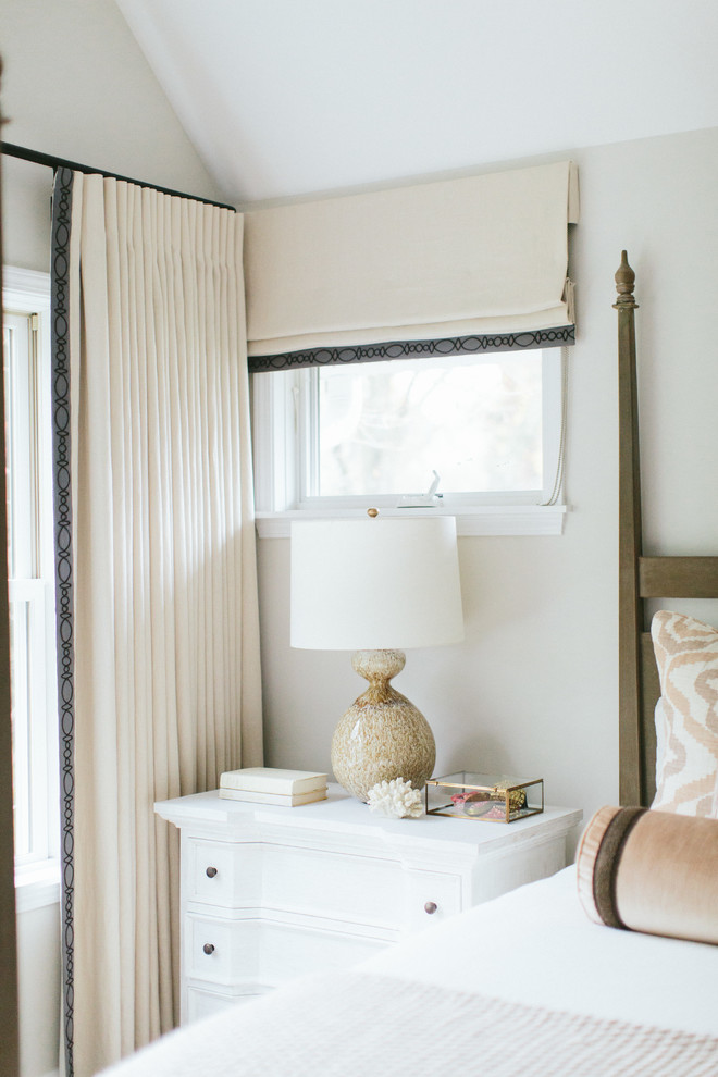 Inspiration for a transitional bedroom in Chicago.