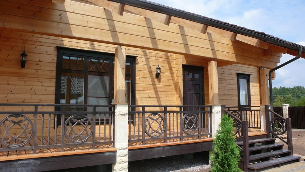 Коттедж с бассейном в Псевдоромантизме