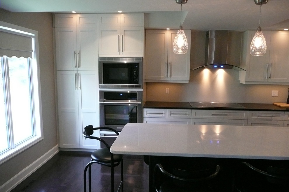 Kitchen - transitional kitchen idea