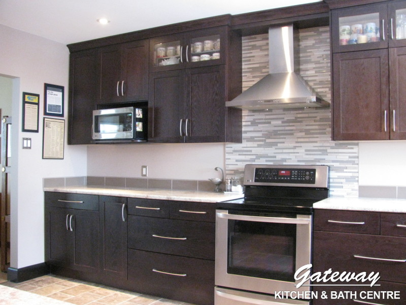 Kitchen - transitional kitchen idea