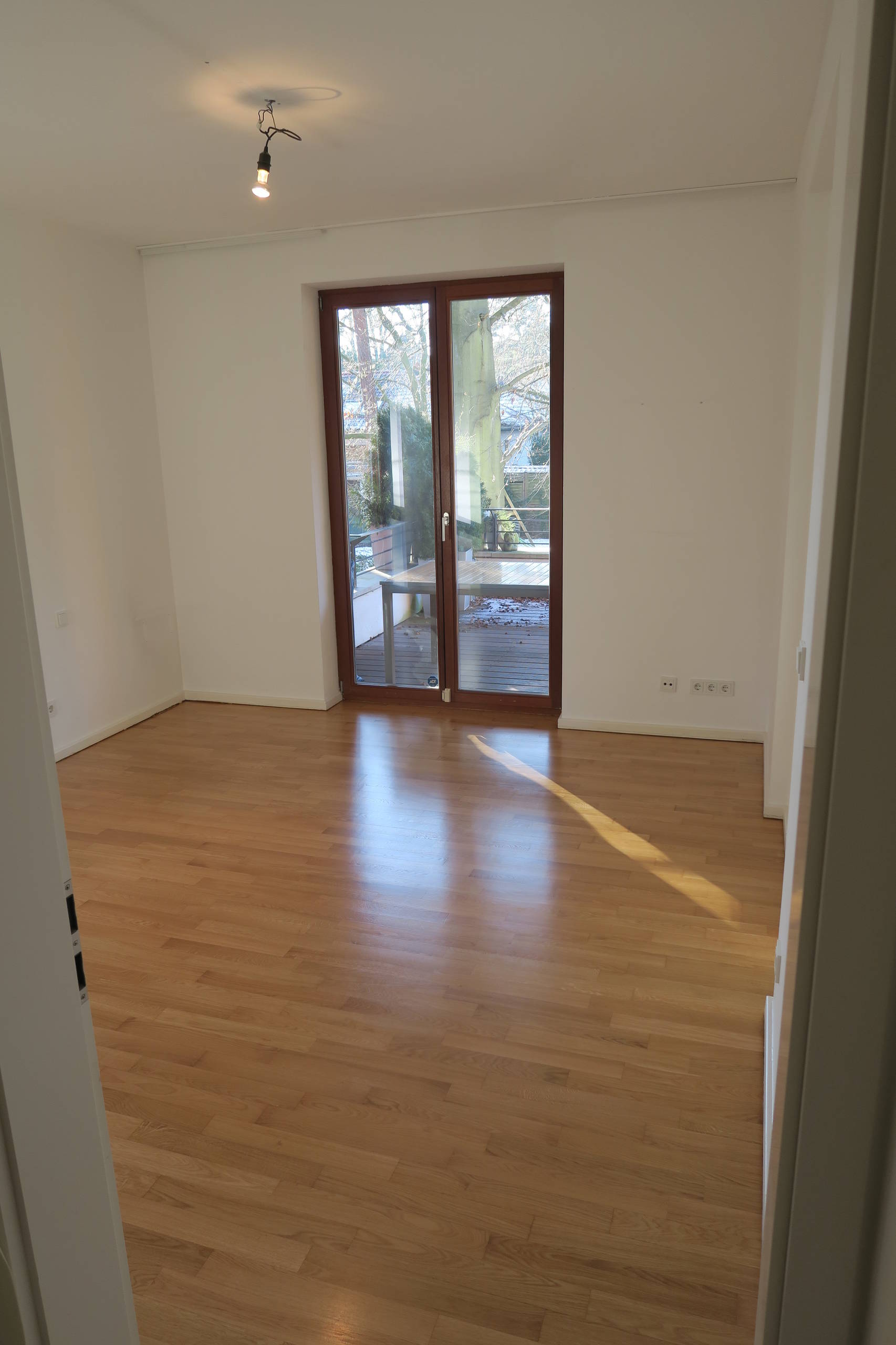Rhumeweg Berlin-Zehlendorf, Aufarbeitung Parkettboden