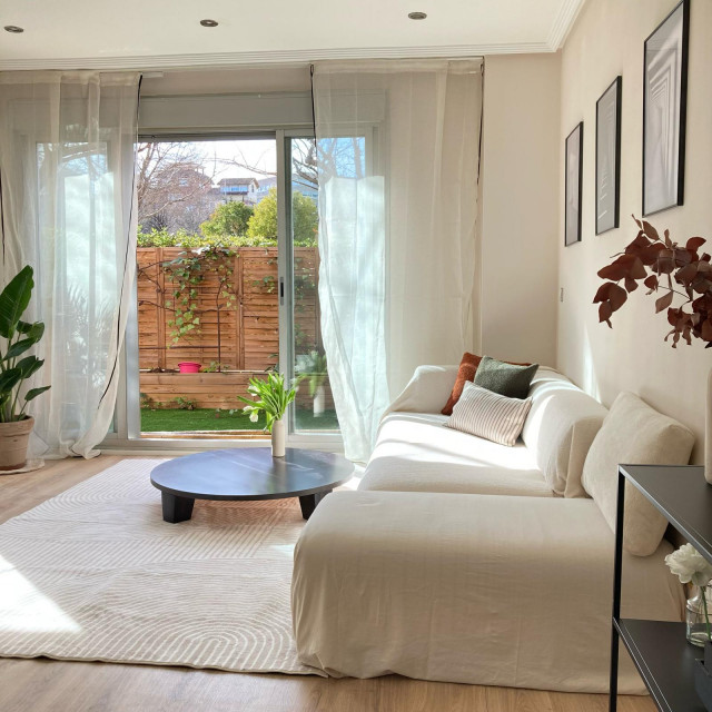 Decorar para VENDER transitional-bedroom