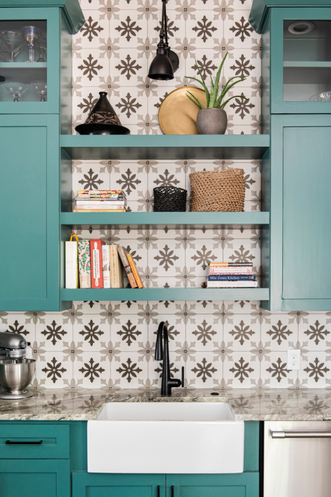 Transitional home design photo in Houston