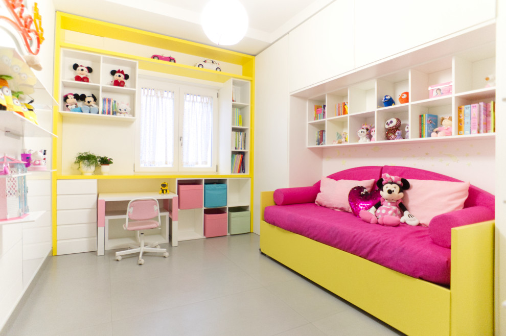 На фото: маленькая детская в современном стиле с спальным местом, белыми стенами, полом из керамогранита, серым полом, многоуровневым потолком и панелями на стенах для на участке и в саду, ребенка от 4 до 10 лет, девочки