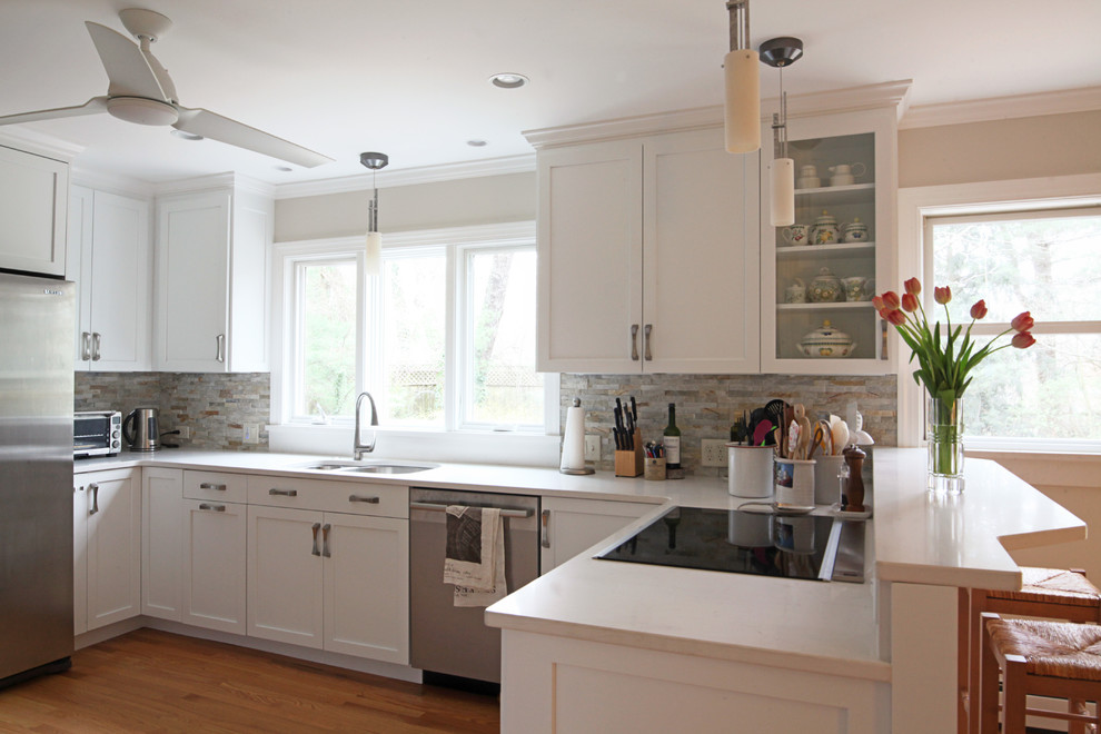 Kitchen - transitional kitchen idea