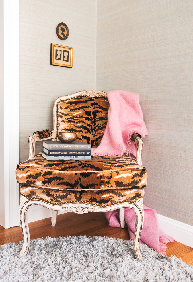 Transitional home design photo in Boston