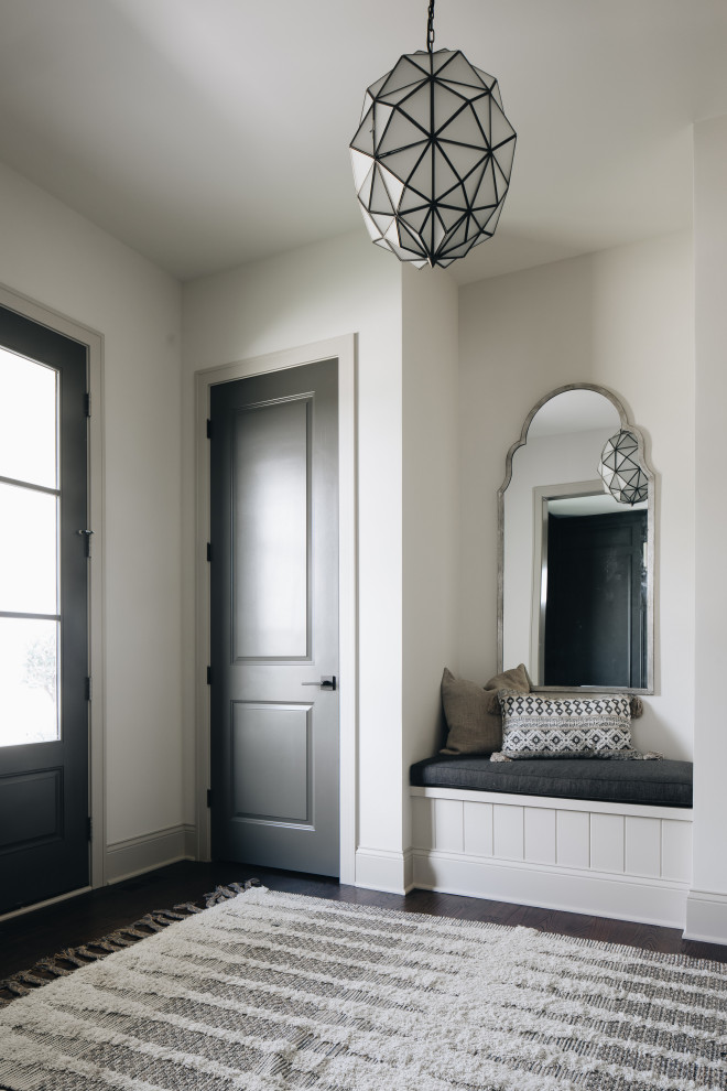 Transitional home design photo in Chicago