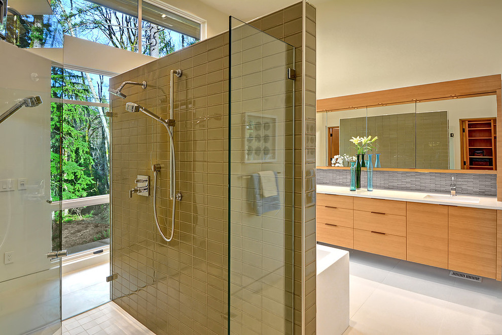 Inspiration for a contemporary bathroom in Seattle.
