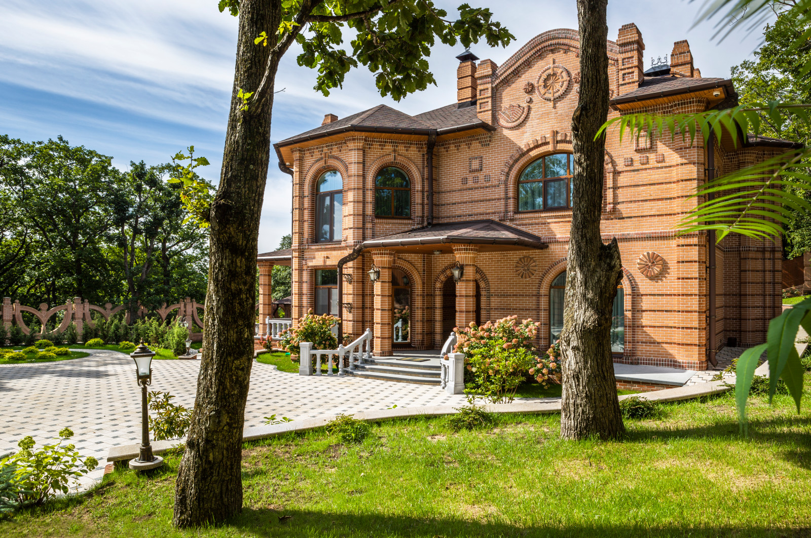 Загородный дом (усадьба) из кирпича