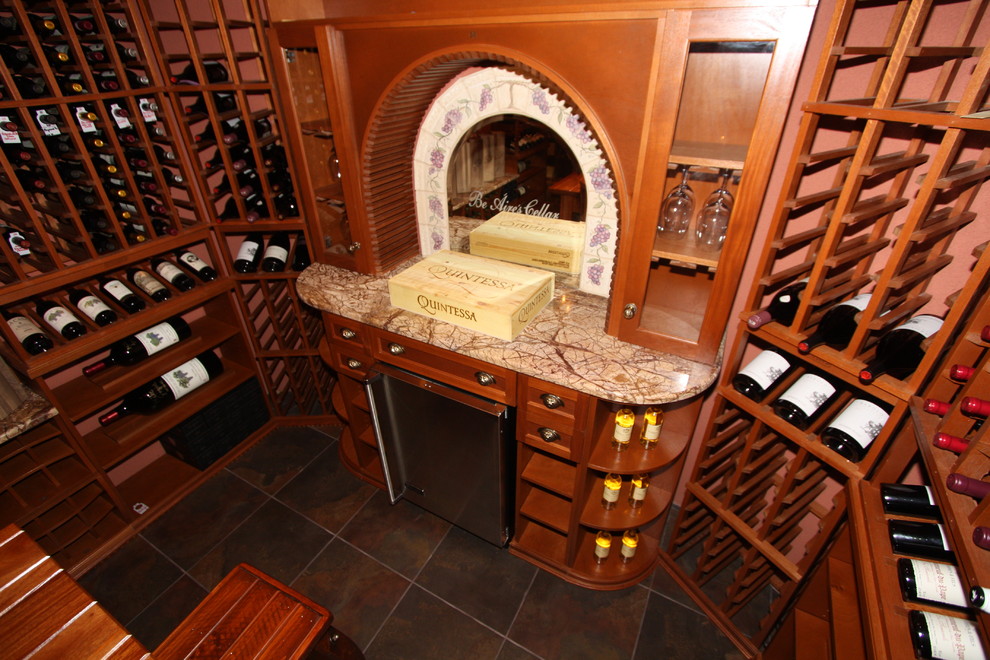 Wine cellar - traditional wine cellar idea in Cleveland