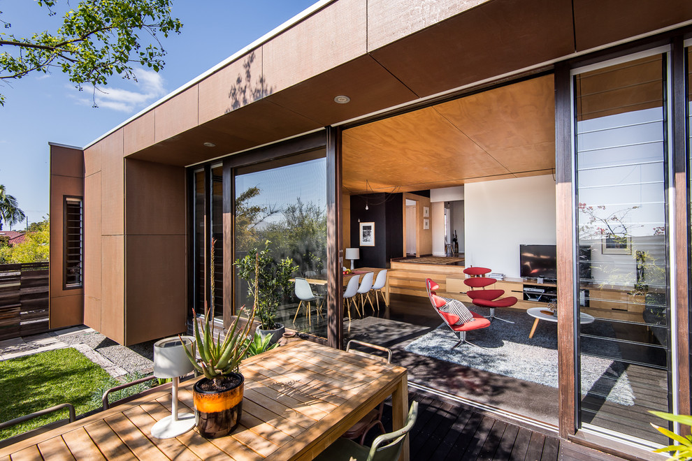 Mid-sized transitional backyard deck in Perth with no cover.