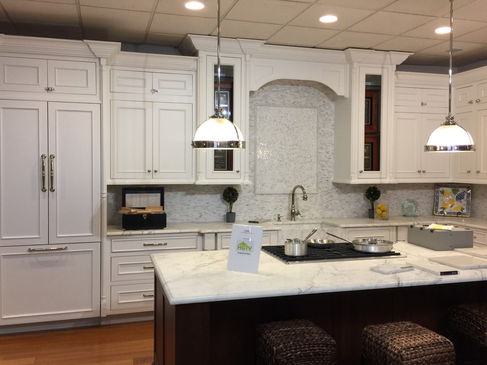 Inspiration for a transitional kitchen remodel in New York