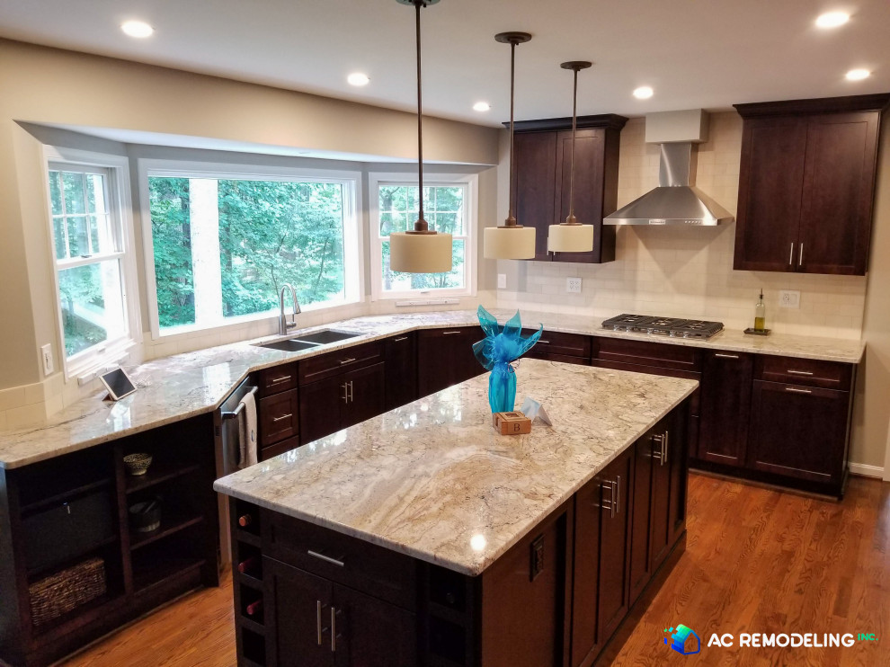 Example of a transitional kitchen design in DC Metro